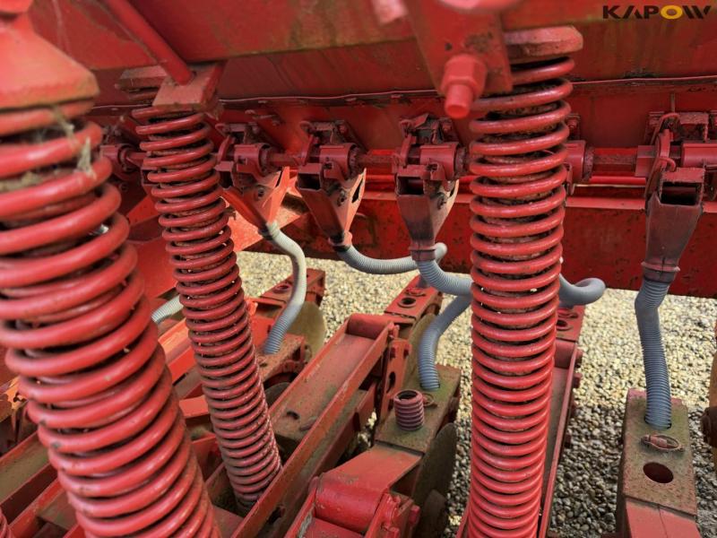 Massey Ferguson 130 seed drill 16