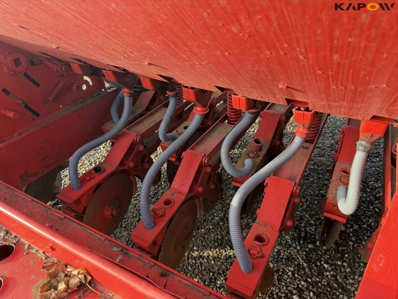 Massey Ferguson 130 seed drill 29