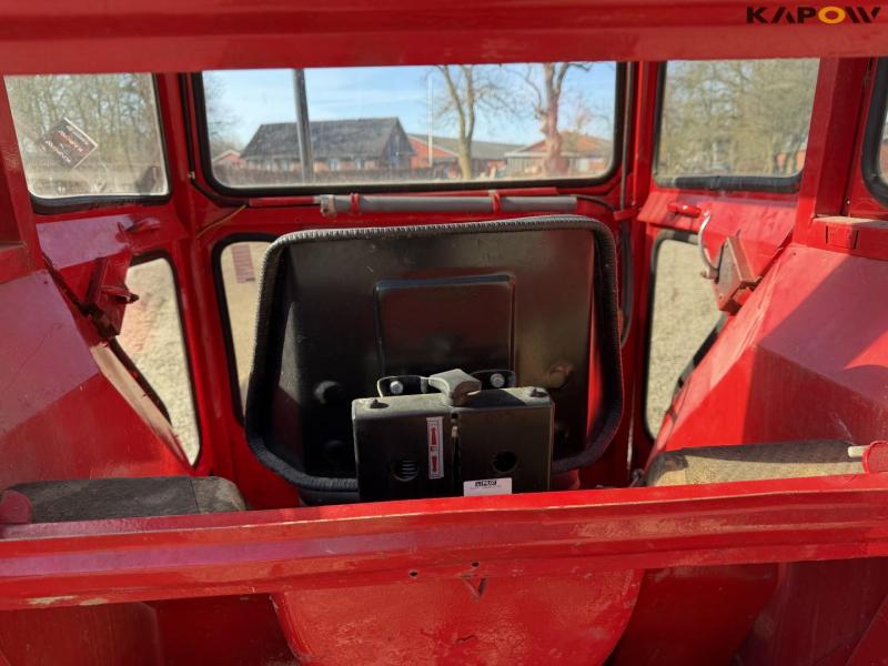 Massey Ferguson 135 tractor 29