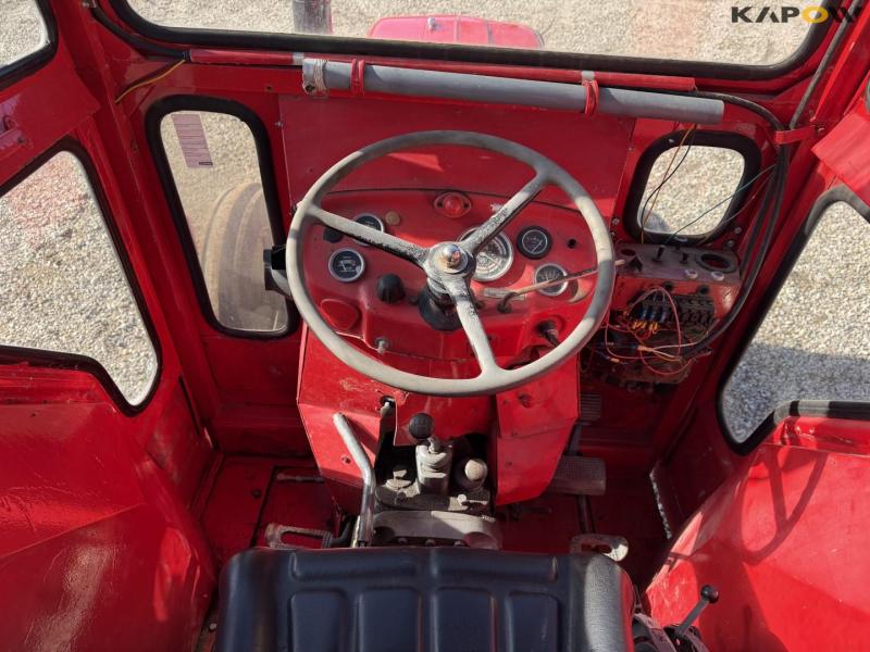 Massey Ferguson 135 tractor 31
