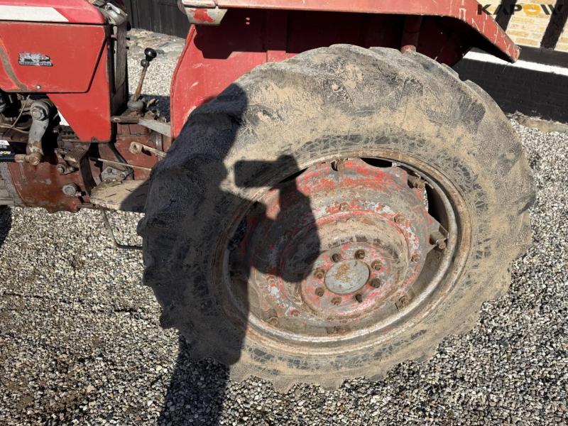 Massey Ferguson 165 Multi-Power tractor 28