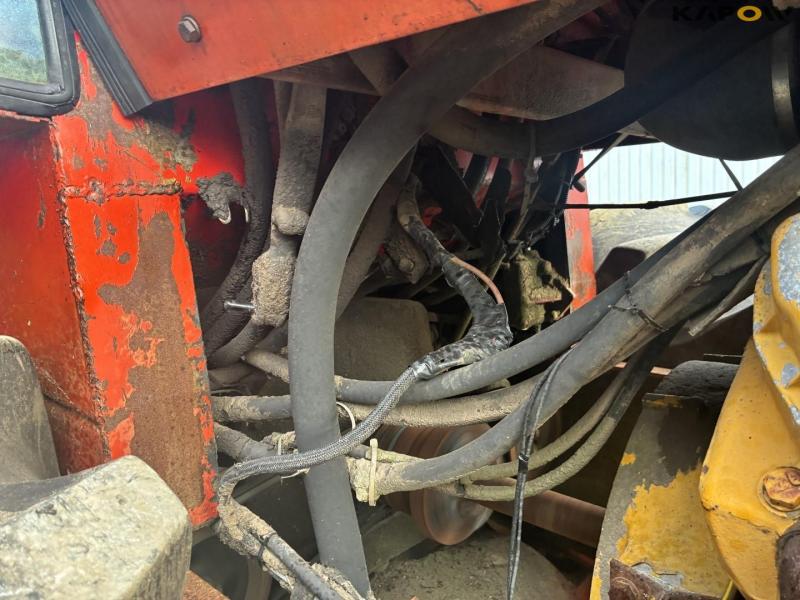 Massey Ferguson 1800 V8 diesel tractor 17