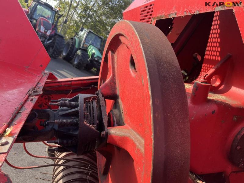 Massey Ferguson 190 big baler 22