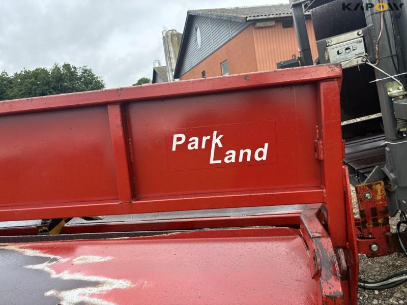 Massey Ferguson 2190 baler with trailer 21