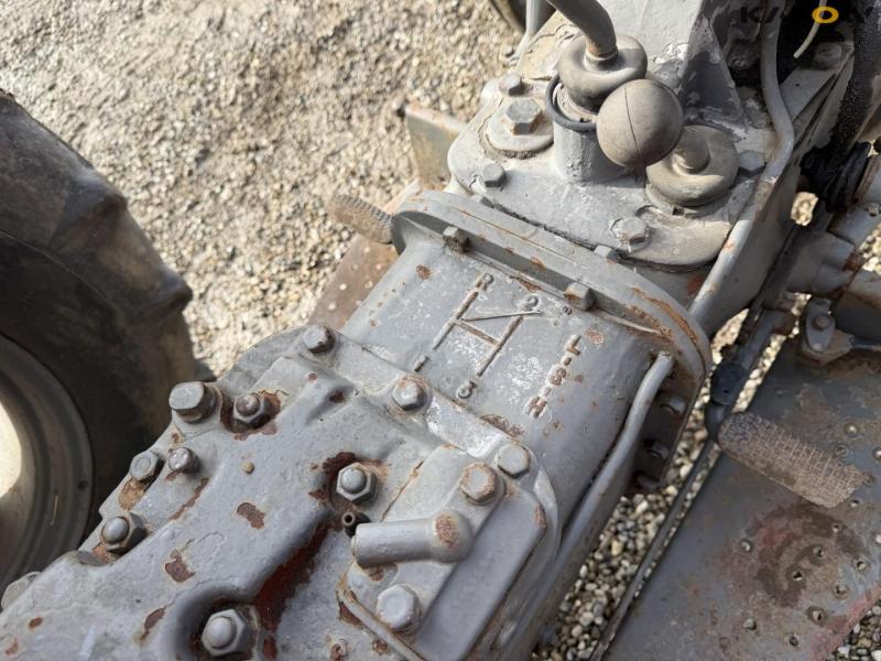 Massey Ferguson 35 tractor 20