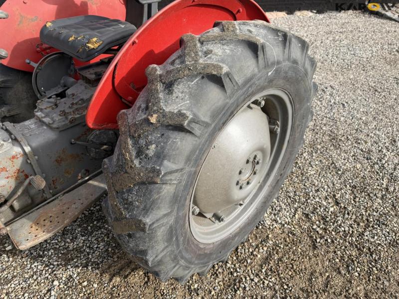Massey Ferguson 35 tractor 38