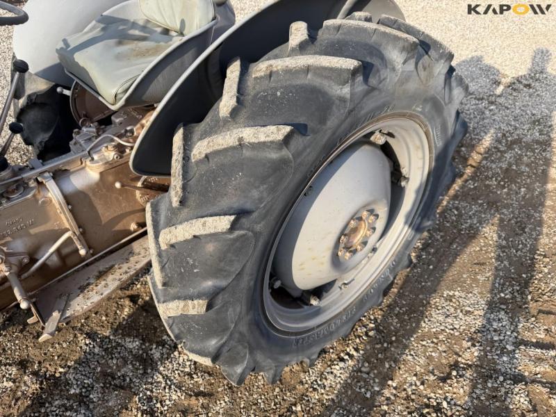 Massey Ferguson 35 tractor 36