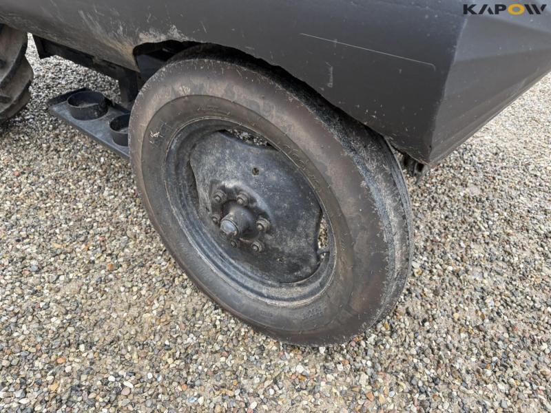 Massey Ferguson 35 tractor 27