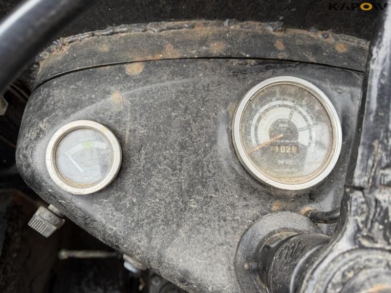 Massey Ferguson 35 tractor 36