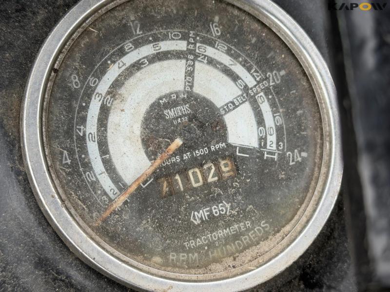 Massey Ferguson 35 tractor 37