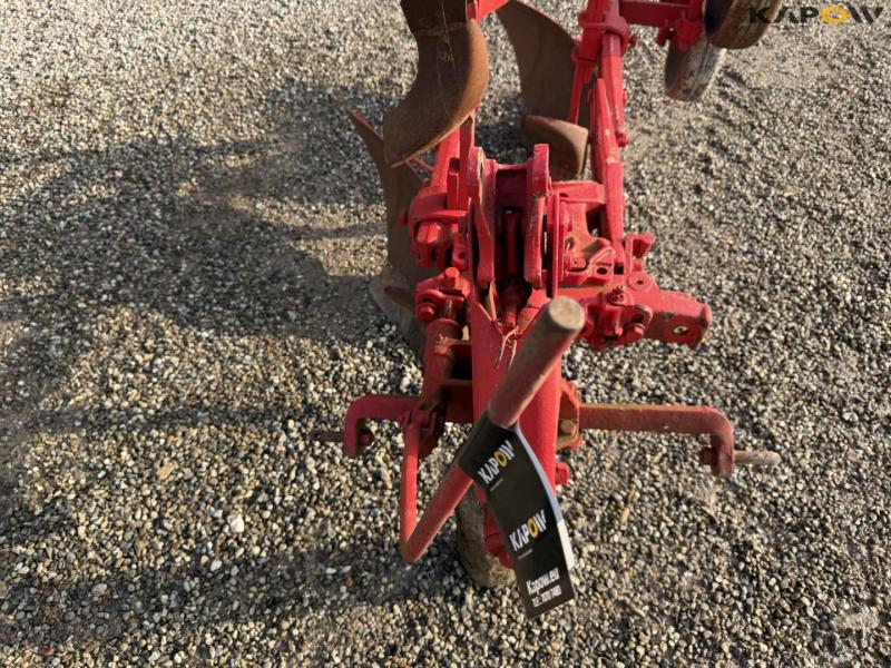 Massey Ferguson 46 plow 22