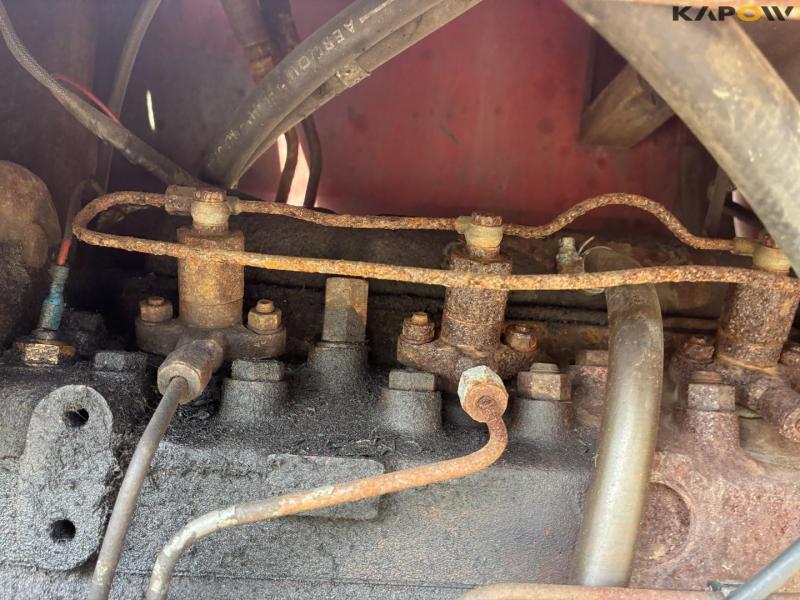Massey Ferguson 590 tractor 12