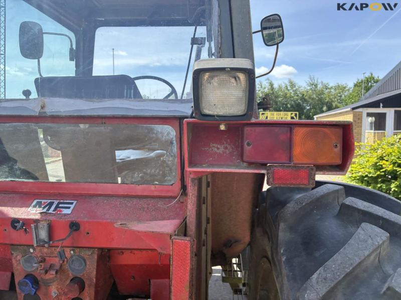 Massey Ferguson 590 tractor 29