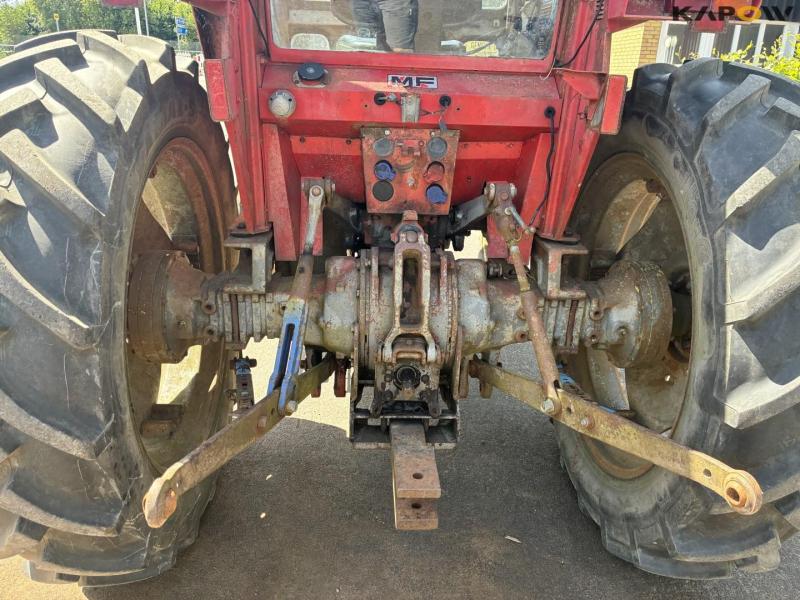 Massey Ferguson 590 tractor 30