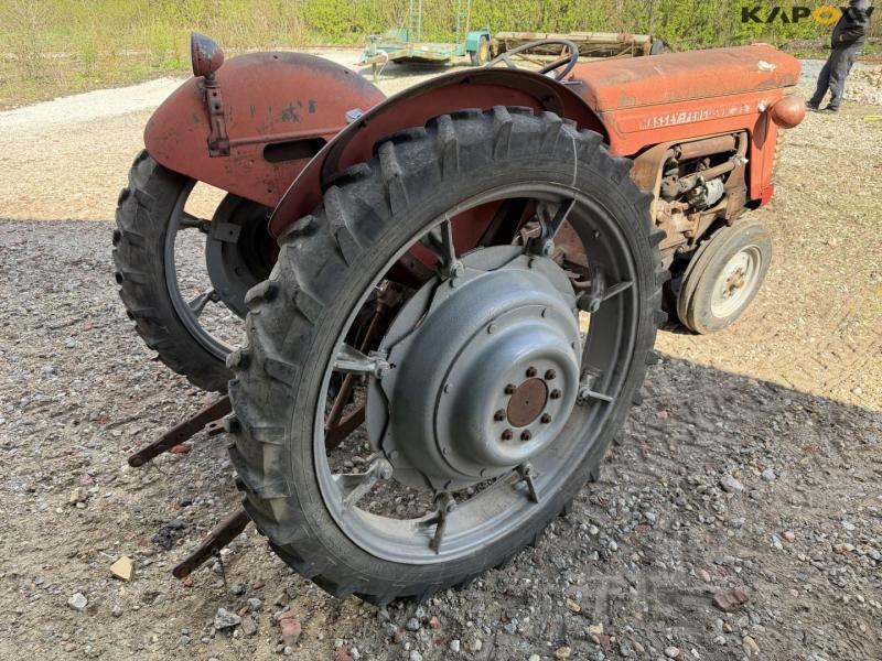 Massey Ferguson 65 tractor - American model 5