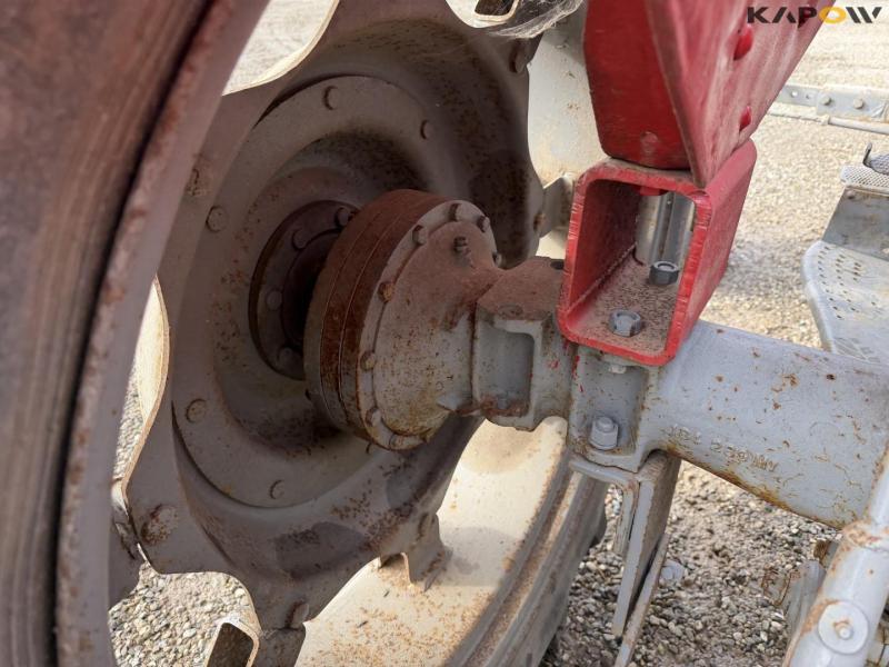 Massey Ferguson 65 tractor 32