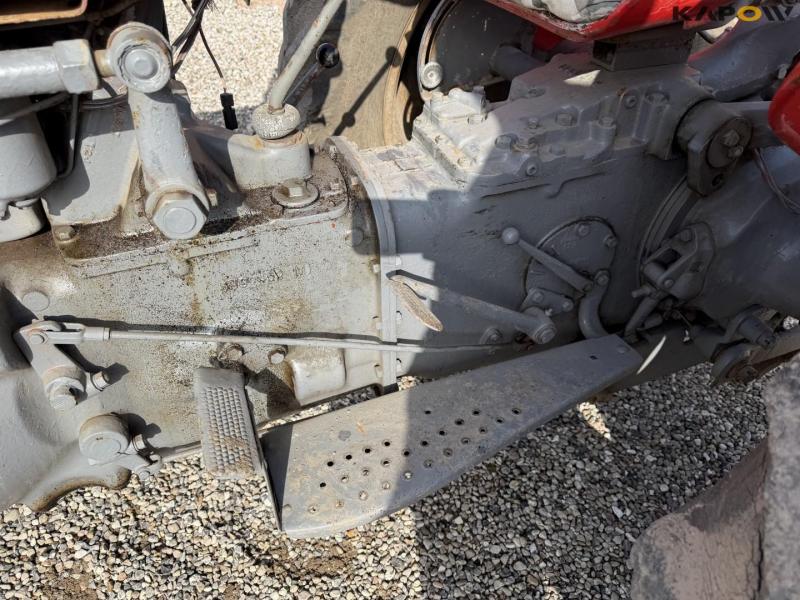 Massey Ferguson 65 tractor 27