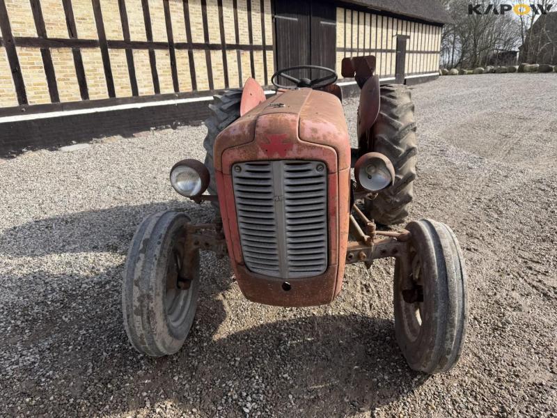 Massey Ferguson 835 tractor 2