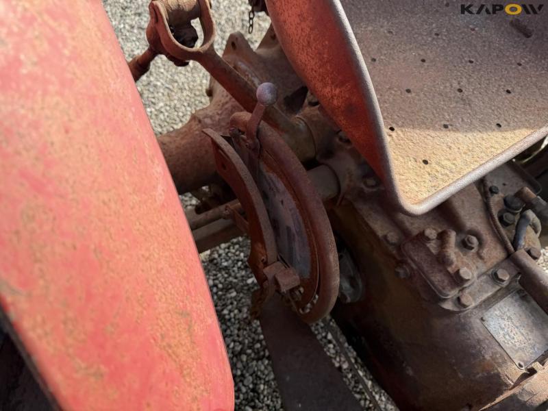 Massey Ferguson 835 tractor 23