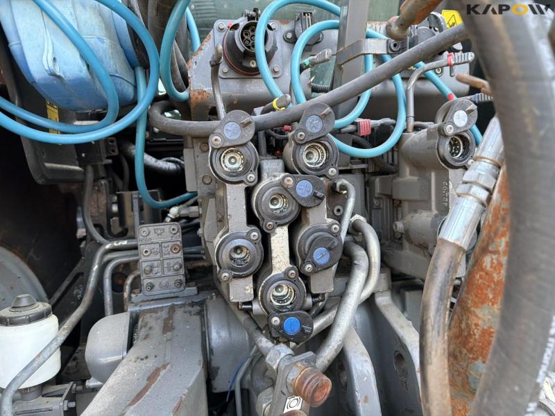 Massey Ferguson 8690 tractor with front loader 39