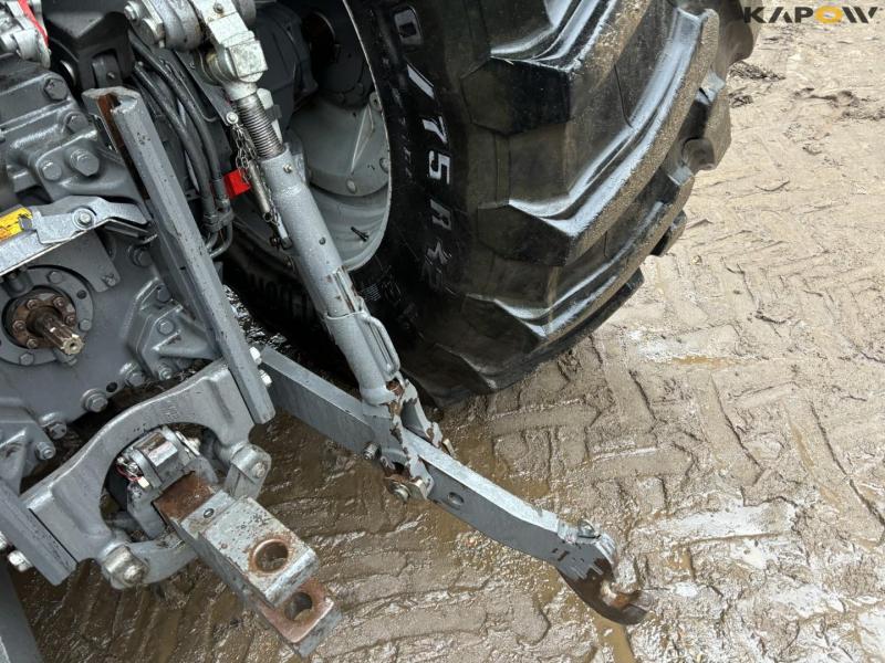 Massey Ferguson 8740S tractor 41