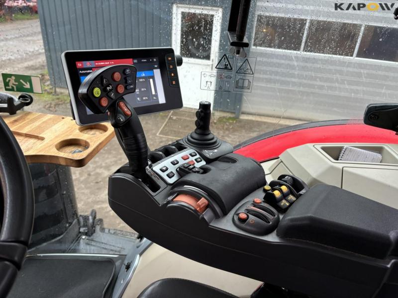 Massey Ferguson 8740S tractor 48