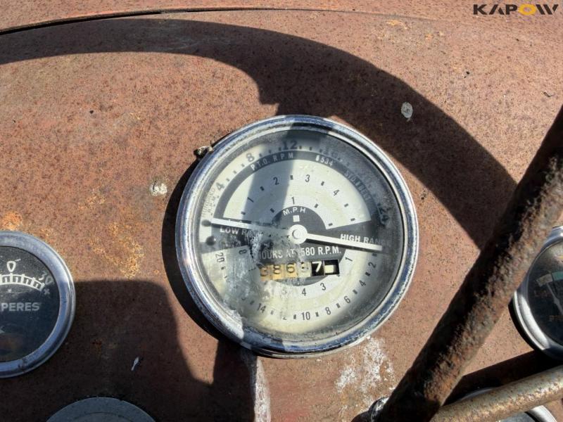Massey Ferguson 88 tractor 29