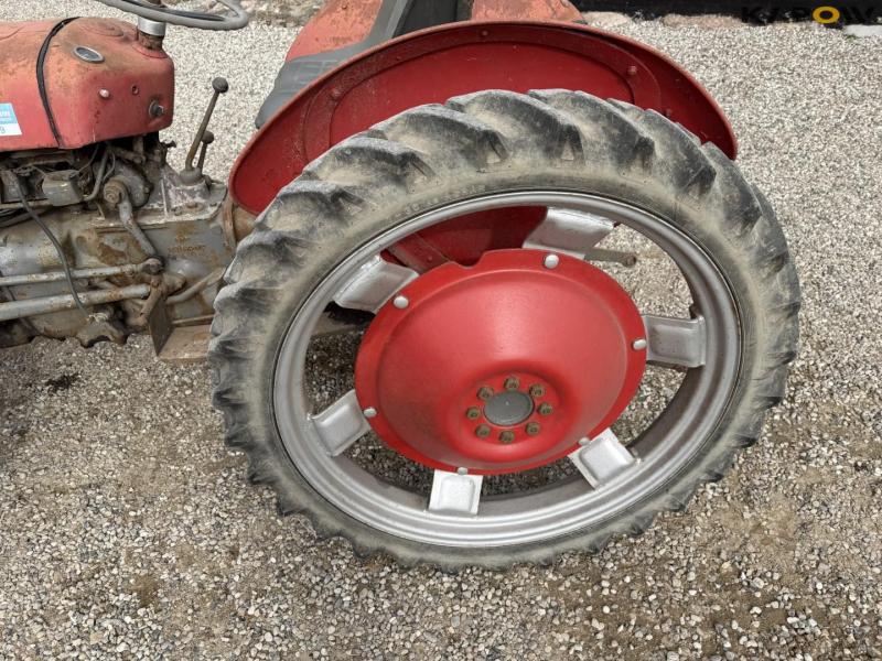 Massey Ferguson 23