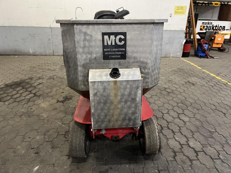 MC 600 feed wagon 2