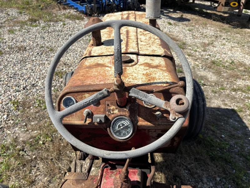 McCormick B275 tractor 44