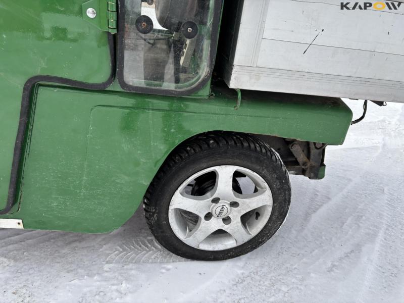 Melex electric car with platform 32