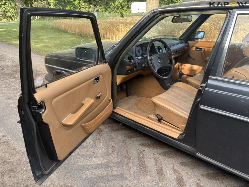 Mercedes-Benz 240D W123 56
