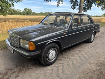 Mercedes-Benz 240D W123