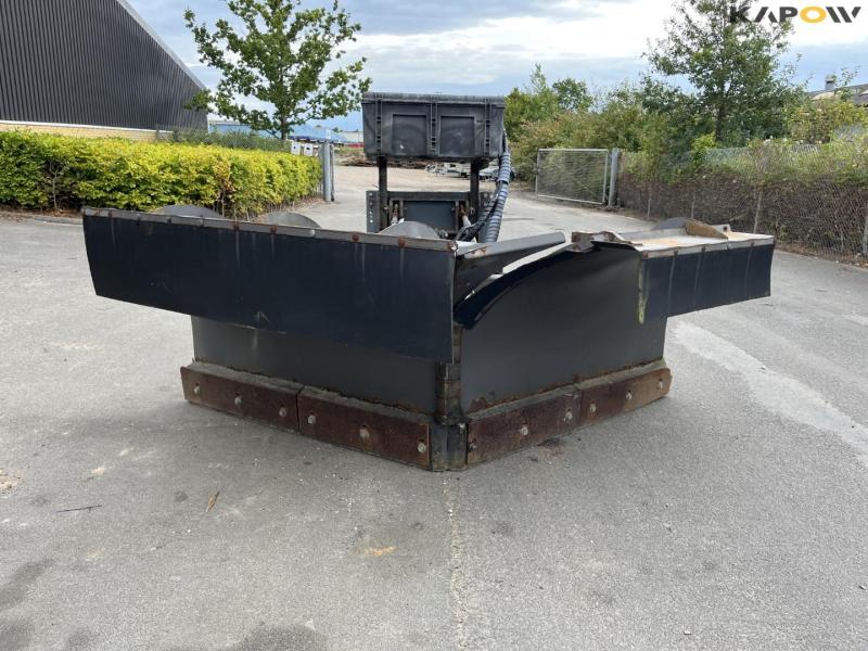 Hi Holms PV-3.2 pointed snow plow 2
