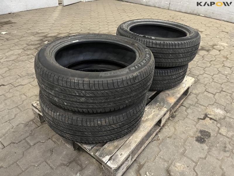 Michelin 205/55-R19 4 stk. dæk - Kapow Online Auctions