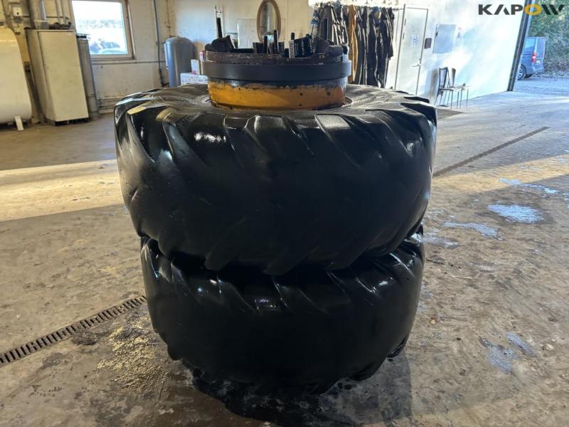 Michelin 620/75-R26 twin wheels 5