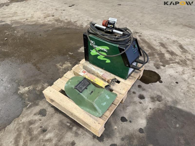 Migatronic pilot 1800 welder 7