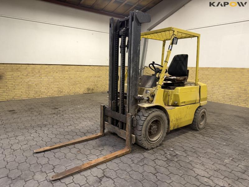 Mitsubishi FD 25 forklift 1