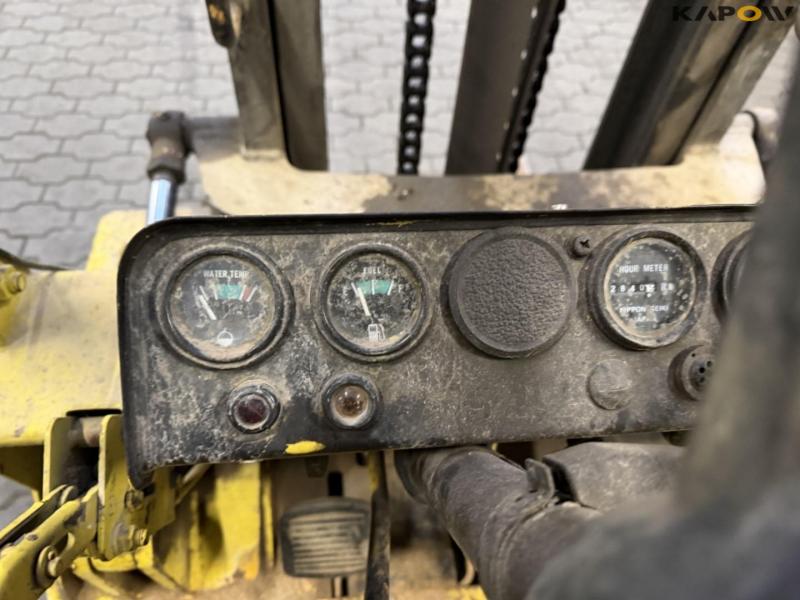 Mitsubishi FD 25 forklift 17