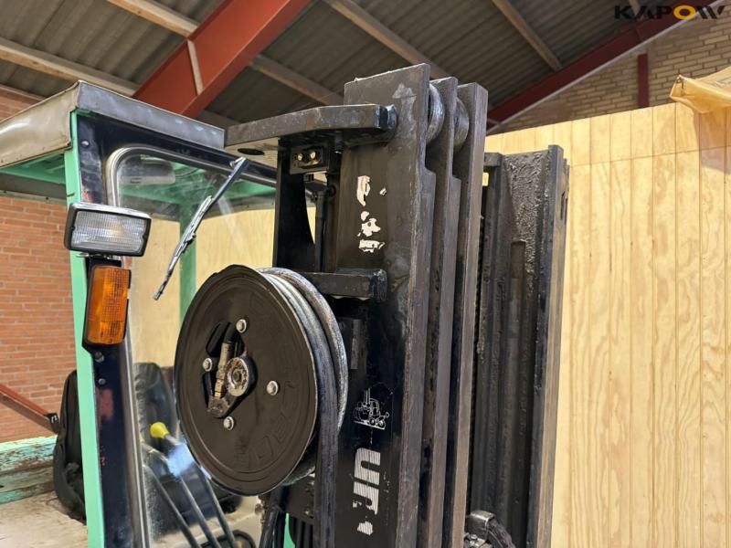 Mitsubishi FD25 forklift 25