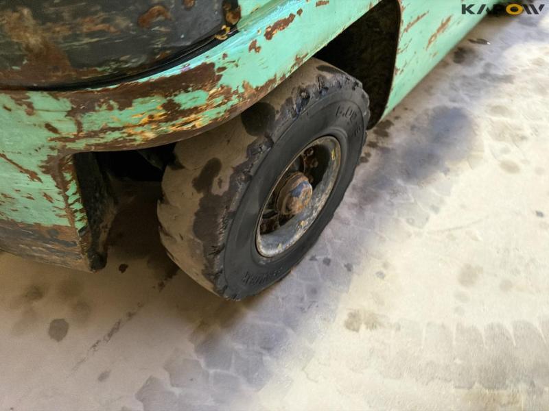 Mitsubishi FD25 forklift 34