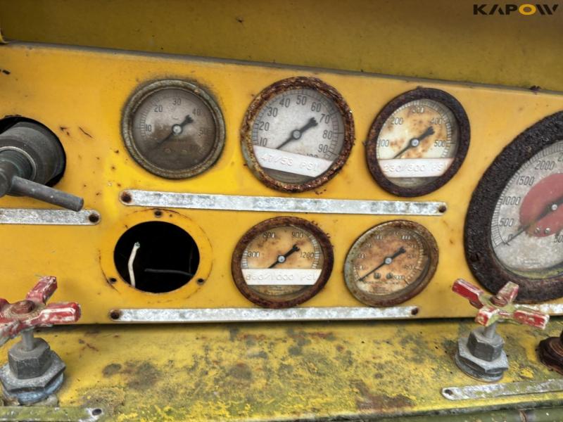 Mobile compressor 20