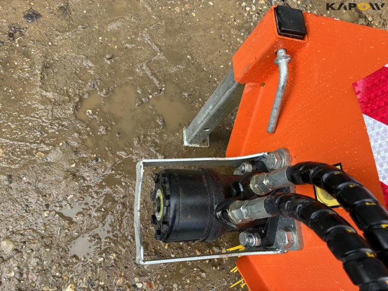 ModernTech ZE120 hydraulic broom 12