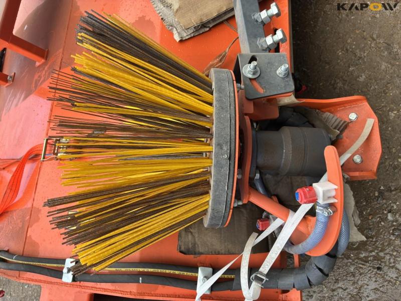 ModernTech ZMC 240 hydraulic broom 25