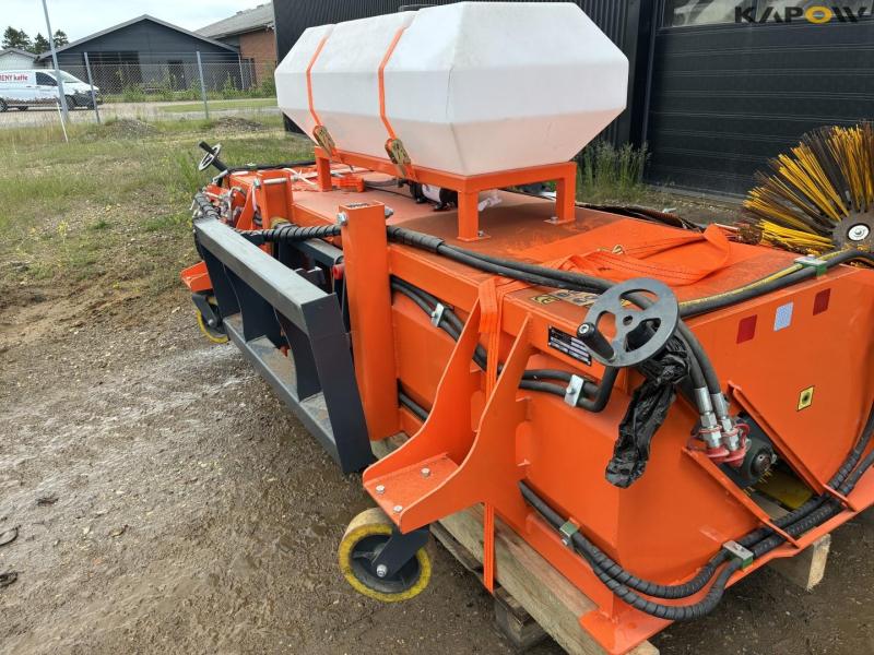 ModernTech ZMC 240 hydraulic broom 30