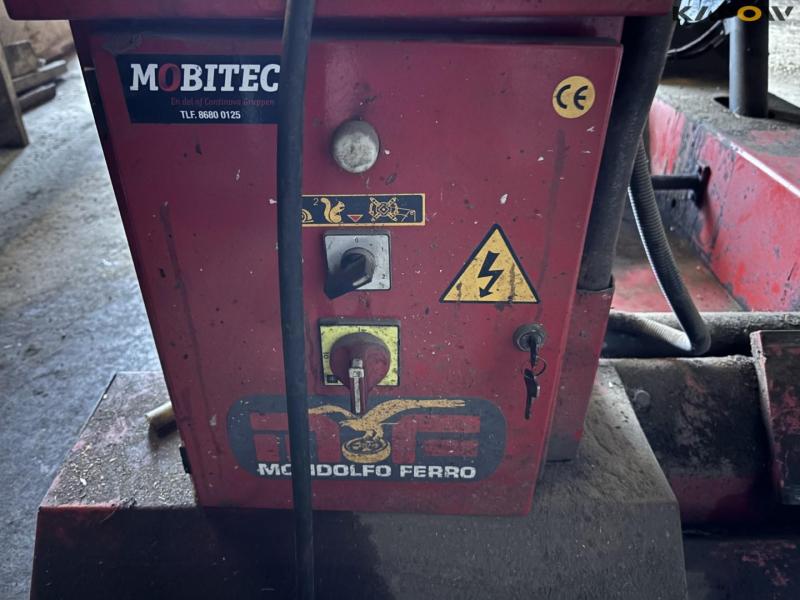Mondolf Ferro TBE 156 tire machine + cabinet 11