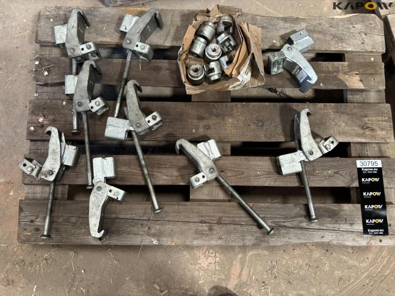 Mounting bracket for twin wheels 1