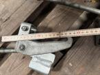 Mounting bracket for twin wheels 10