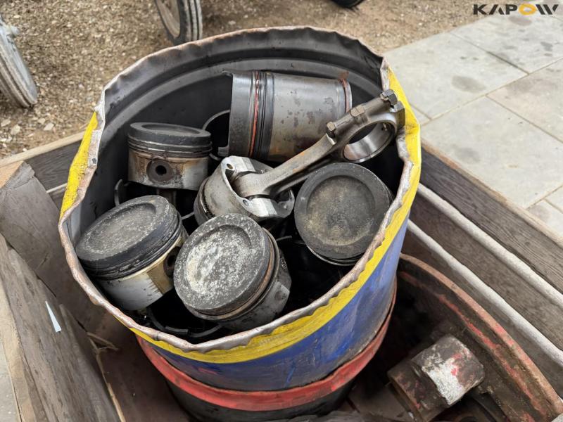 Engine Commins 903 spare parts 12