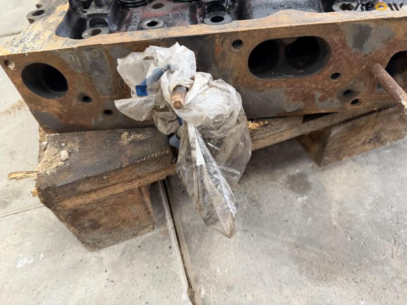 Engine block and cylinder head Perkins 6.354 13